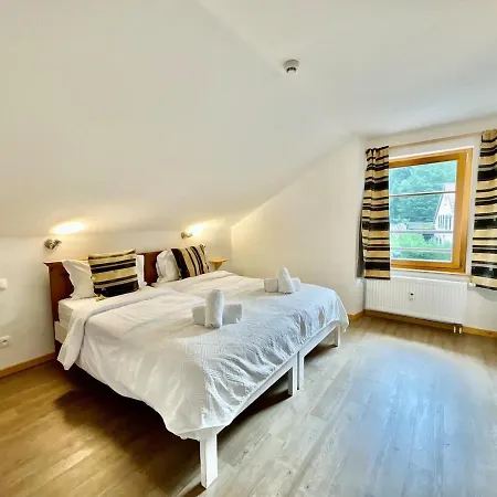 Le Grand Loup, Neuf Avec Bain Nordique Apartment